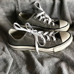 Converse Chuck Taylor All Star Low Top, Size 6